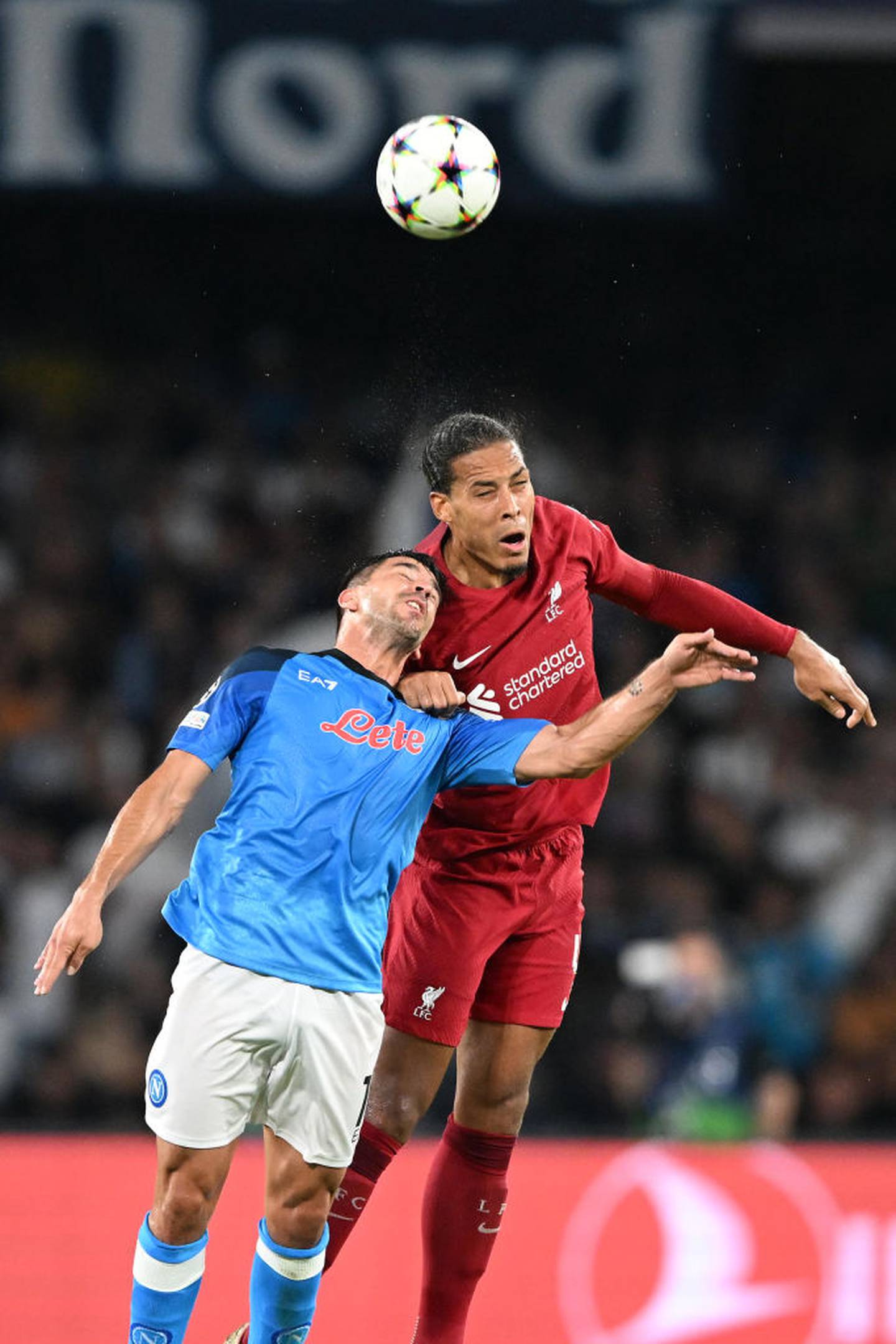 Napoli venció sorprendentemente al Liverpool en el primer duelo de Champions League
