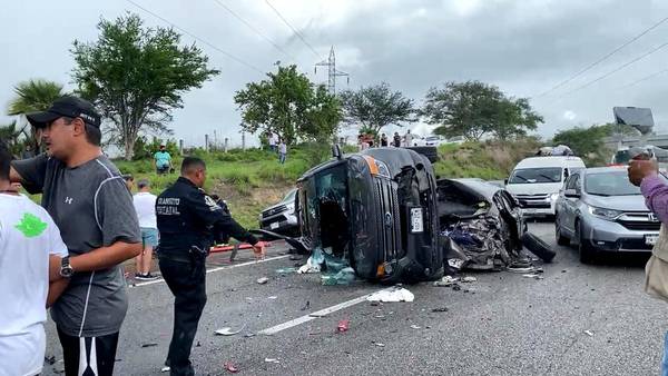 Fuerte accidente en la Autopista del Sol deja al menos 12 heridos, varios son menores de edad 
