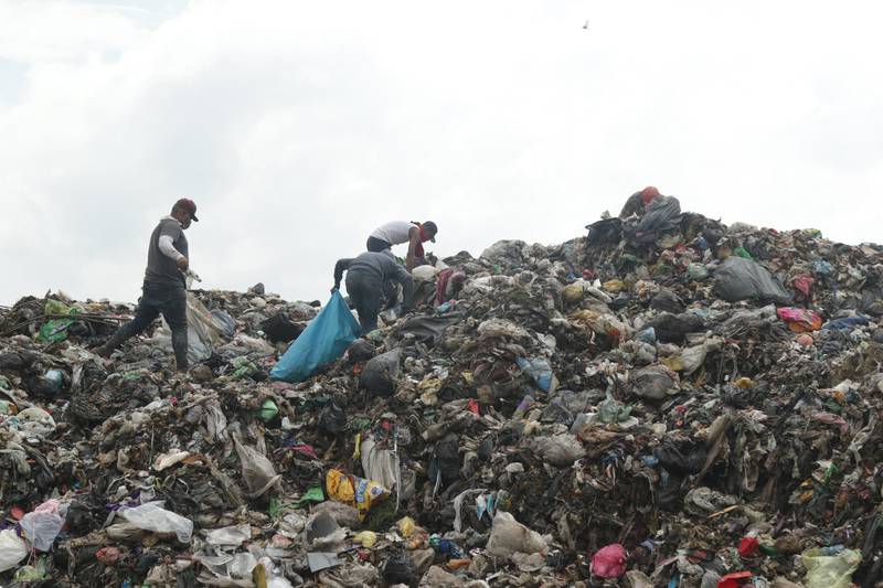 Evidencias muestras graves deficiencias en el manejo de los sitios de disposición final de la basura en la Zona Metropolitana de Guadalajara.