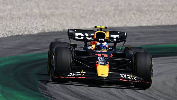Red Bull evita que Checo Pérez gane el Gran Premio de España 