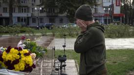 Rusia y Ucrania intensifican ataques por control de dos ciudades mineras  