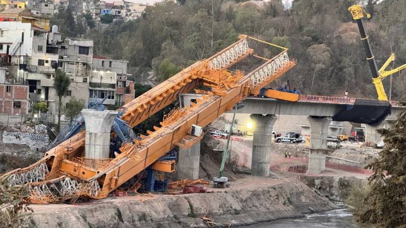 Cae estructura de 800 toneladas en obra del Tren México-Toluca