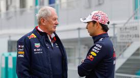 ¿Checo Pérez renovará con Red Bull? Helmut Marko lanza contundente respuesta