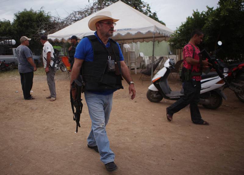 Gobernador de Michoacán afirma que Hipólito Mora decidió no permanecer en Morelia