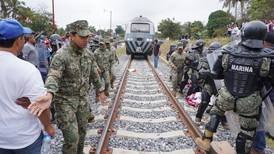 Desalojan a manifestantes que bloquearon vías del Tren Interoceánico en Oaxaca