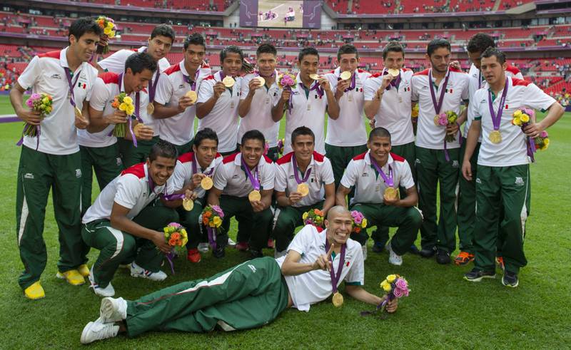 Los mexicanos celebran la conquista de la medalla de oro en Londres 2012