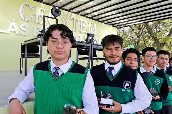 Estudiantes mexicanos conquistan primer lugar en concurso internacional de robótica
