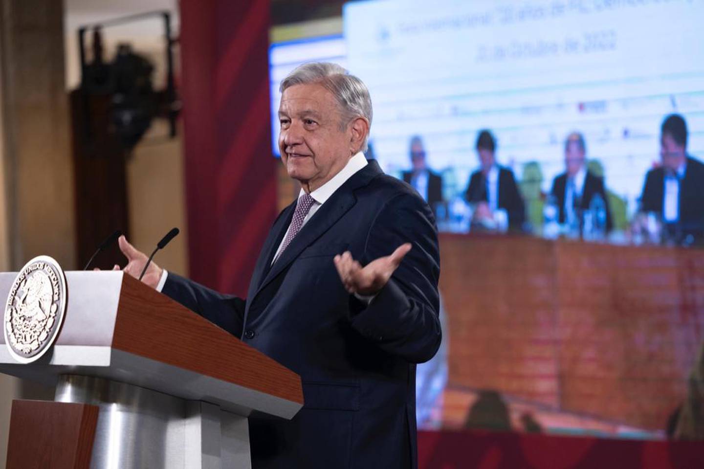 El presidente comentó sobre las actividades de los expresidentes de México.