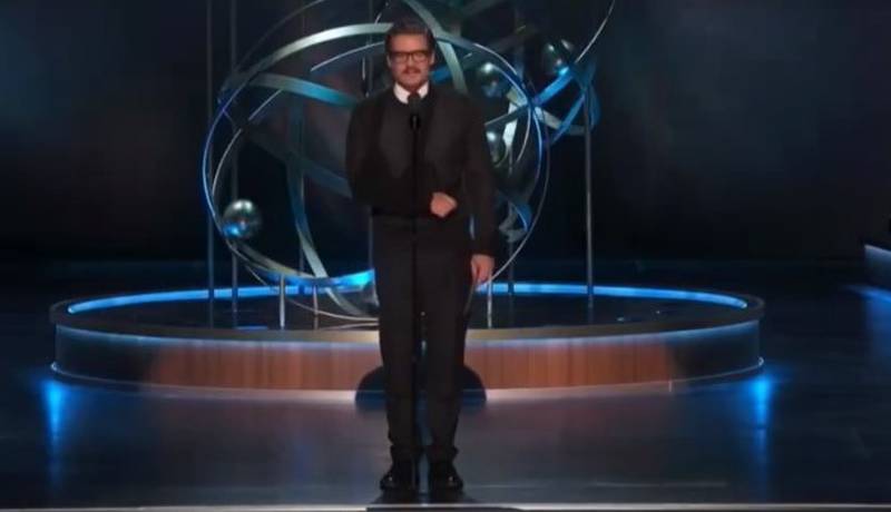 El actor Pedro Pascal confesó lo que “realmente” le pasó en su brazo dando uno de los mejores momentos de los Emmy.