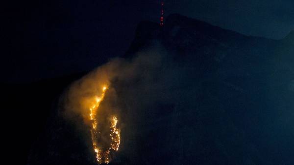 Sospechan que incendio en Cerro de la Silla, en NL, fue provocado