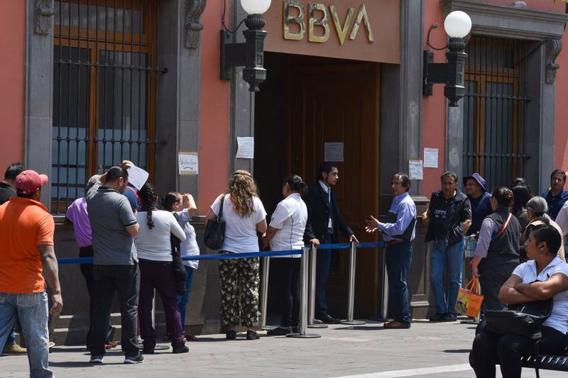 Más de la mitad de los mexicanos no tiene acceso a los servicios bancarios; apenas 49% puede solicitar un crédito.