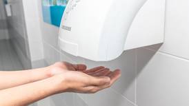 Malos hábitos al lavarte las manos que no acaban con las bacterias