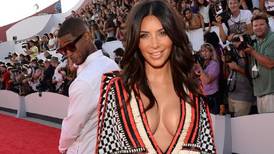 El verdadero motivo por el que Usher le ofreció una serenata a Kim Kardashian [VIDEO]