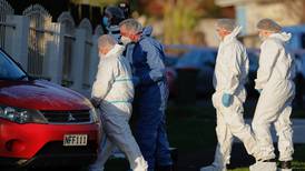 Investigan hallazgo de los cuerpos de dos menores en maletas en Nueva Zelanda