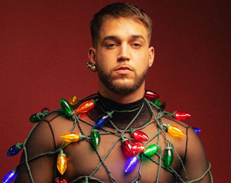 El cantante, músico y compositor canario st. Pedro lanza su EP de Navidad titulado "St. Pedro’s Christmas Special".