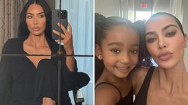 Hija de Kim Kardashian publicó fotos de su mamá al natural y mostró sus imperfecciones