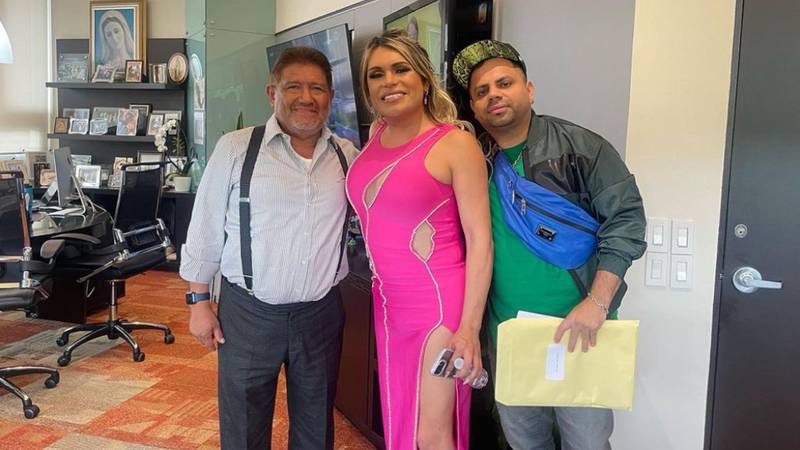 Wendy Guevara firma contrato para telenovela de Juan Osorio