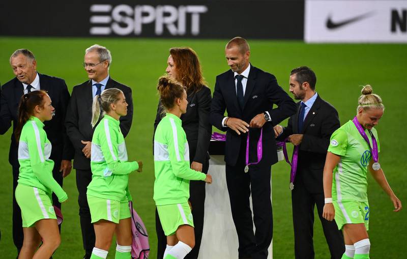 El organismo rector del futbol europeo, la UEFA, sigue advirtiendo de los daños que se presentarían sin los Mundiales se desarrollan cada dos años, en especial el balompié femenino