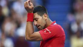Novak Djokovic pierde el invicto por culpa de una lesión