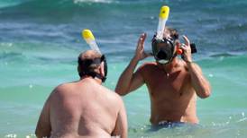 Más de 30 mil turistas corren riesgo de infecciones por enterococo en playas contaminadas