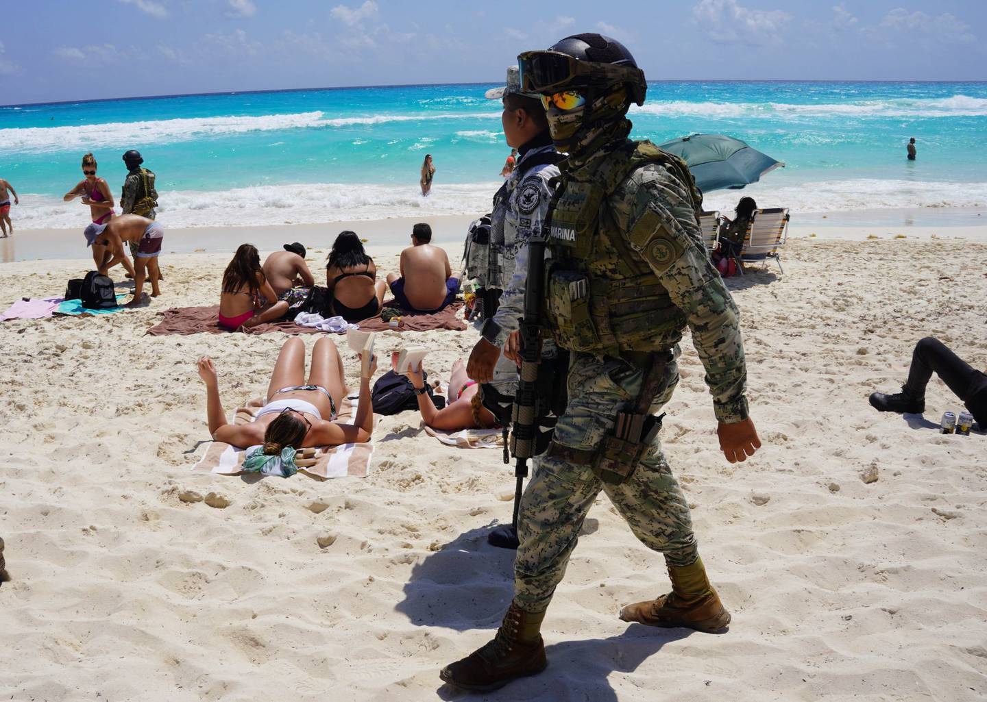 Cancún marinos y Guardia Nacional protegen temporada de Spring Break