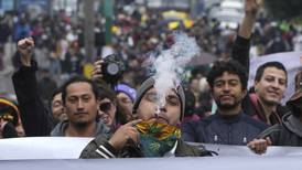 Ecuatorianos exigen en Quito despenalización de la marihuana