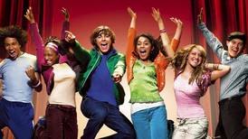 Elenco de High School Musical se reúne y ofrecen emotiva presentación