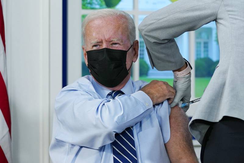 Joe Biden recibe la tercera dosis de la vacuna contra Covid