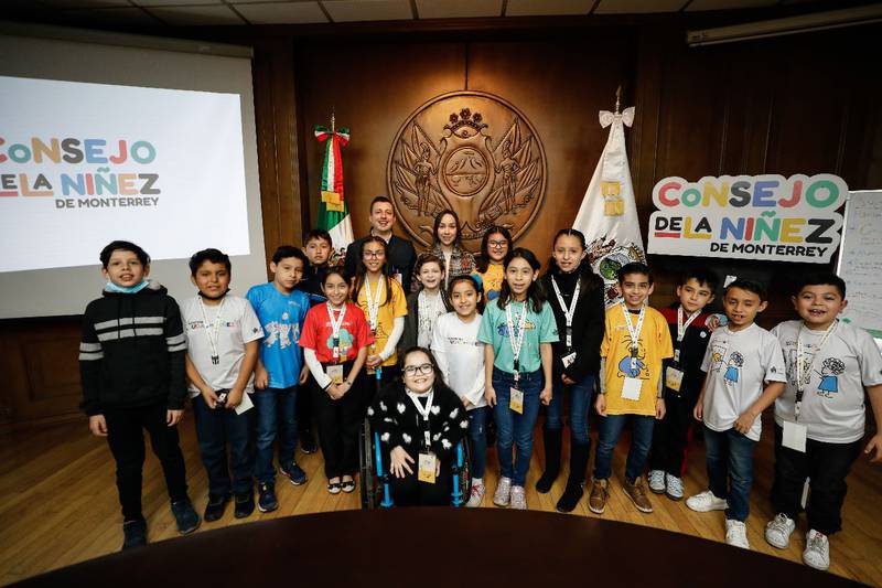 Los chicos sostuvieron un reunión con el alcalde de Monterrey.