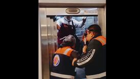 Adulto mayor atrapado en elevador del Metro de la CDMX