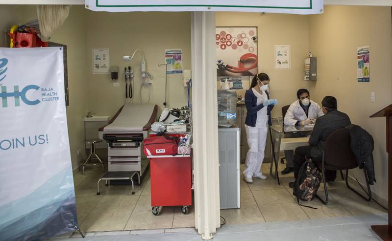 El 66% de los pacientes hacen ‘fuchi’ al IMSS e ISSSTE por la lentitud del servicio médico y prefieren gastar entre cinco mil 10 mil pesos en consultorios de farmacias o privados.
