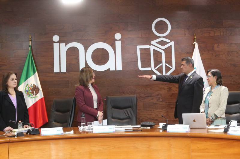 Adrián Alcalá es el nuevo presidente del INAI (X / @INAImexico)