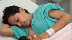 Madres vacunadas con Pfizer transmiten anticuerpos a sus bebés