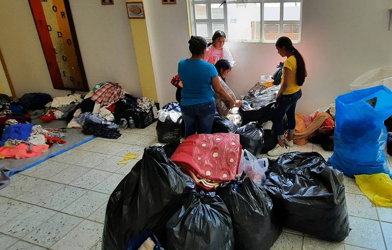 Las personas auxiliadas están siendo ayudadas por personas de otros pueblos, a la mayoría los recibieron en la comunidad de Mechoacanejo.