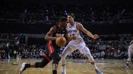 Con estadio lleno, Miami vence a Spurs en el partidazo 31 de la NBA en México