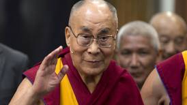 Dalai Lama piensa que su sucesora mujer tendría que ser atractiva o no tendría “mucha utilidad”