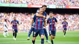 Barcelona asalta el liderato tras golear al Elche