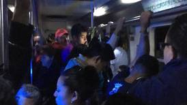 Falla en la Línea 8 del Metro provoca molestia a los usuarios