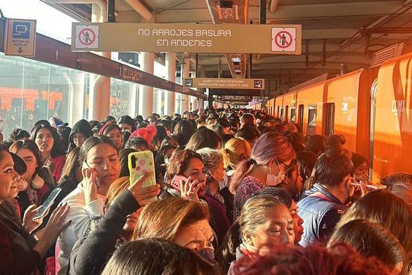 Colapsa Línea 12 del Metro por desalojo de tren en Culhuacán