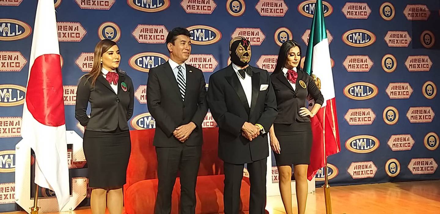 Mil Máscaras recibió el reconocimiento en la Arena México