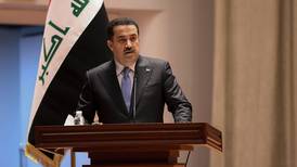Parlamento de Irak aprueba primer gobierno en un año
