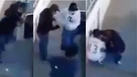 Asaltantes hacen arrodillar a padre e hijo para poder robarles su camioneta en Ecatepec