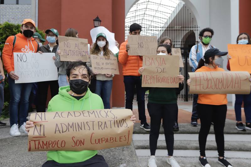 Estudiantes de la Udlap piden liberación del campus