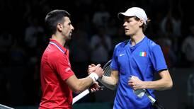 Sinner vence a Djokovic en dos ocasiones y lleva a Italia a la final de la Copa Davis