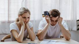 Estudio revela que 40% de las parejas en el mundo ha terminado una relación por una mala decisión financiera