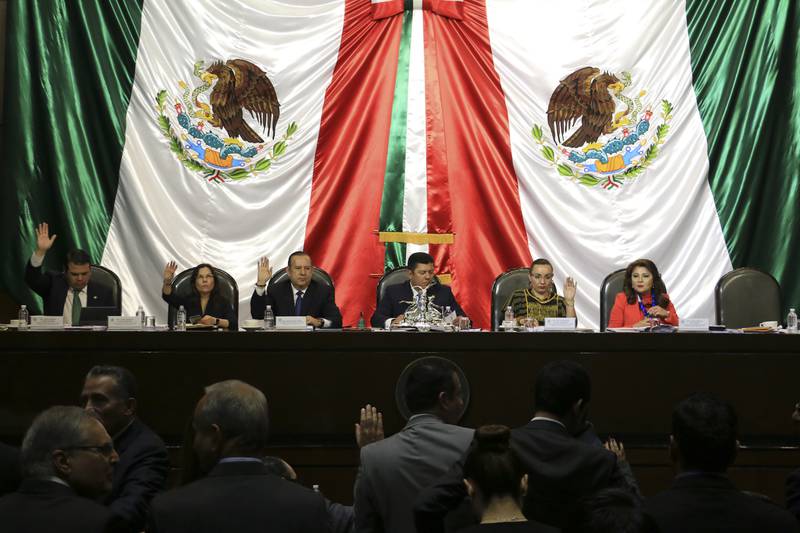 Los diputados declararon declaró al 2017 como el "Año del Centenario de la Promulgación de la Constitución Política de los Estados Unidos Mexicanos”