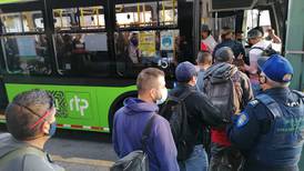 CDMX habilita rutas de transporte en Línea 12; usuarios reportan largas filas y aglomeraciones