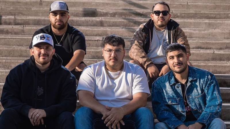 Grupo Frontera lanza ‘El Comienzo’ su primer álbum de estudio, una bocanada de aire