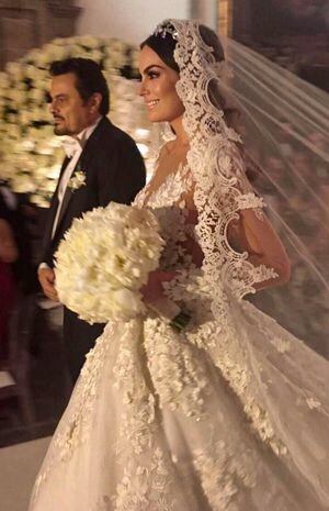 Barbara de Regil copio el vestido de novia a Ximena Navarrete Publimetro Mexico