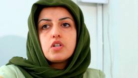 La premio Nobel de la Paz iraní Narges Mohammadi pone fin a su huelga de hambre